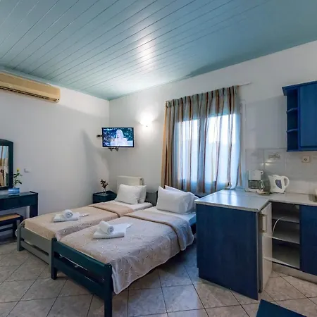 Akroyali Seafront Retreat-sweet Family Escape Apartment *