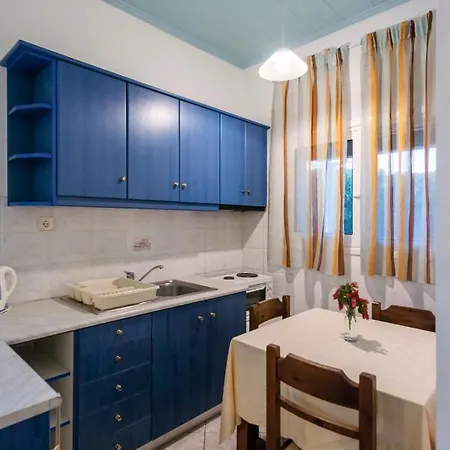 Apartment Akroyali Seafront Retreat-sweet Family Escape