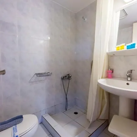 Akroyali Seafront Retreat-sweet Family Escape *